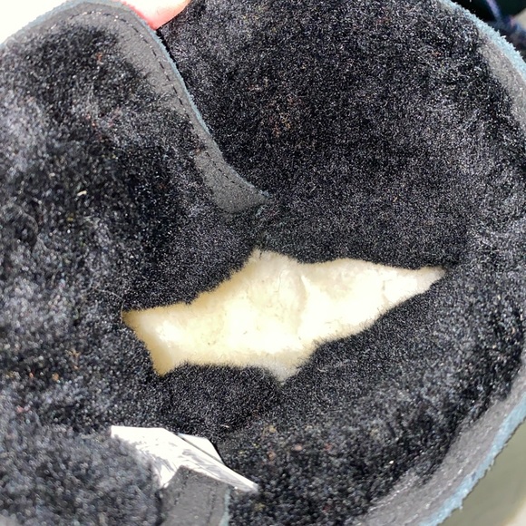 NWOT- UGG- Classic Mini II Braid Platform-Black with blue/red embroidery-Size 7 - Picture 11 of 13